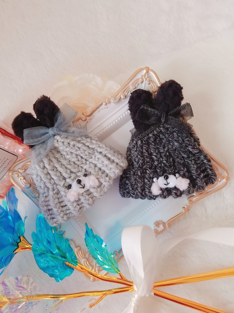 グレーうさぎ🐰💜ニット帽＆黒うさぎ🐰🖤ニット帽