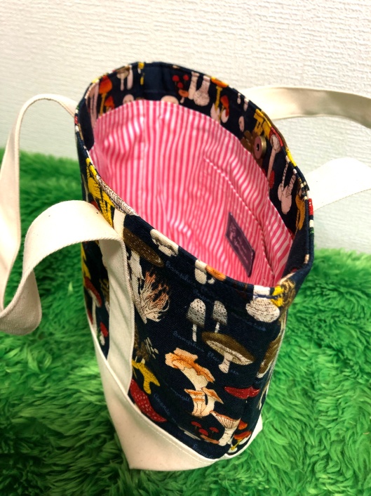 きのこ柄トートバッグ
