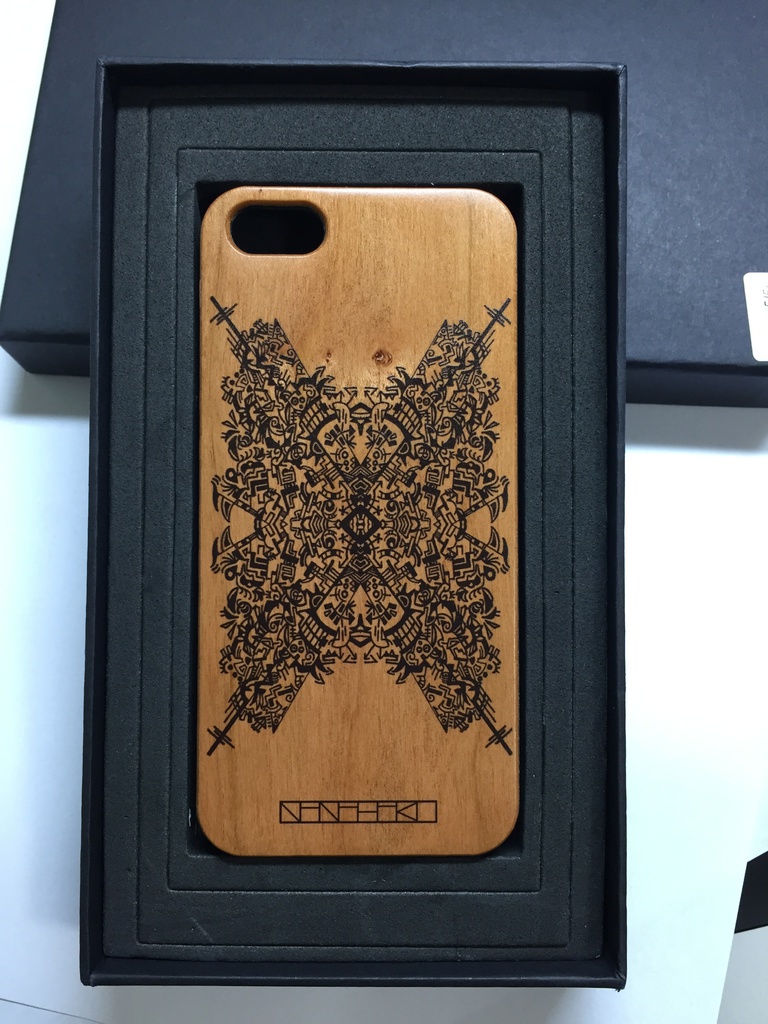 【iPhone】シンプルウッドケース