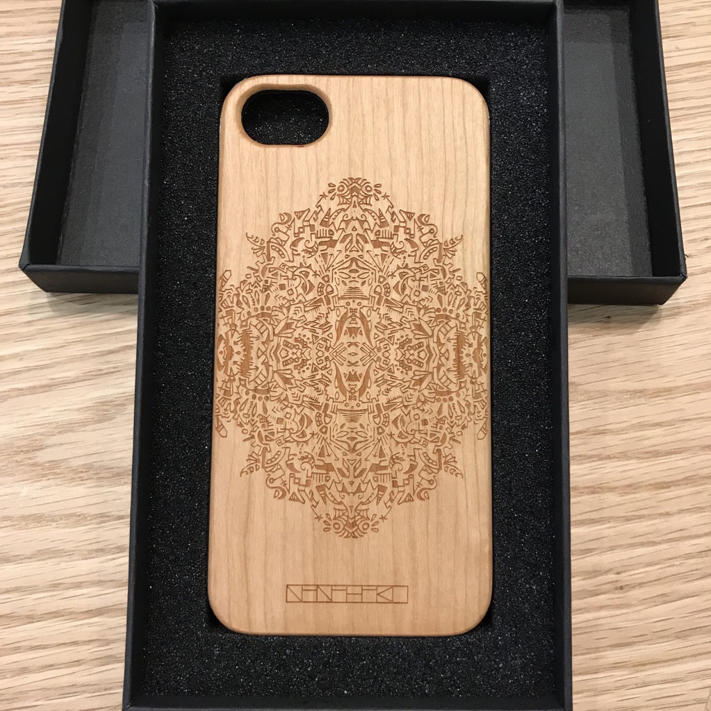 【TYPE1】彫り込み桜木スマホケース 
