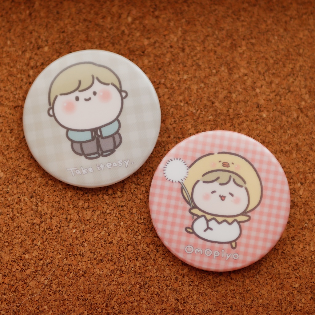 【はじめてのおもちグッズシリーズ】57mm缶バッジ【全2種】