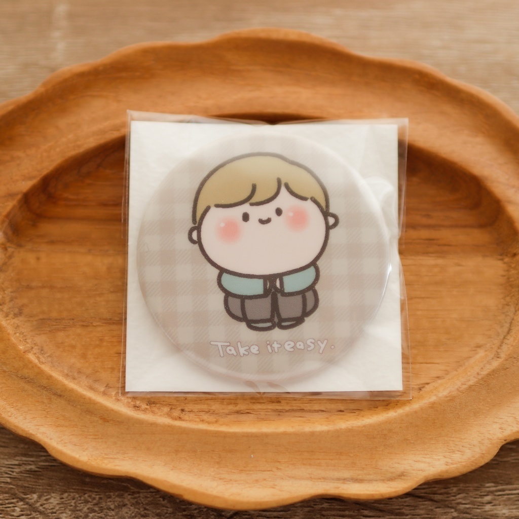 【はじめてのおもちグッズシリーズ】57mm缶バッジ【全2種】