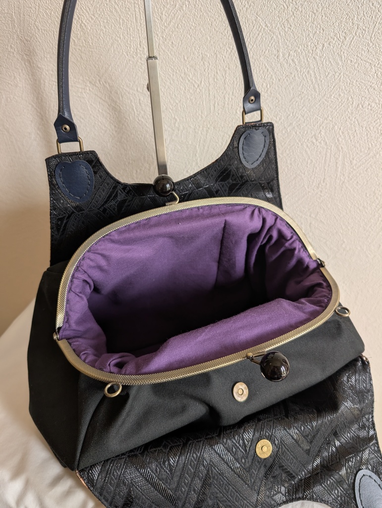 明石国行 あおりがま口バッグ