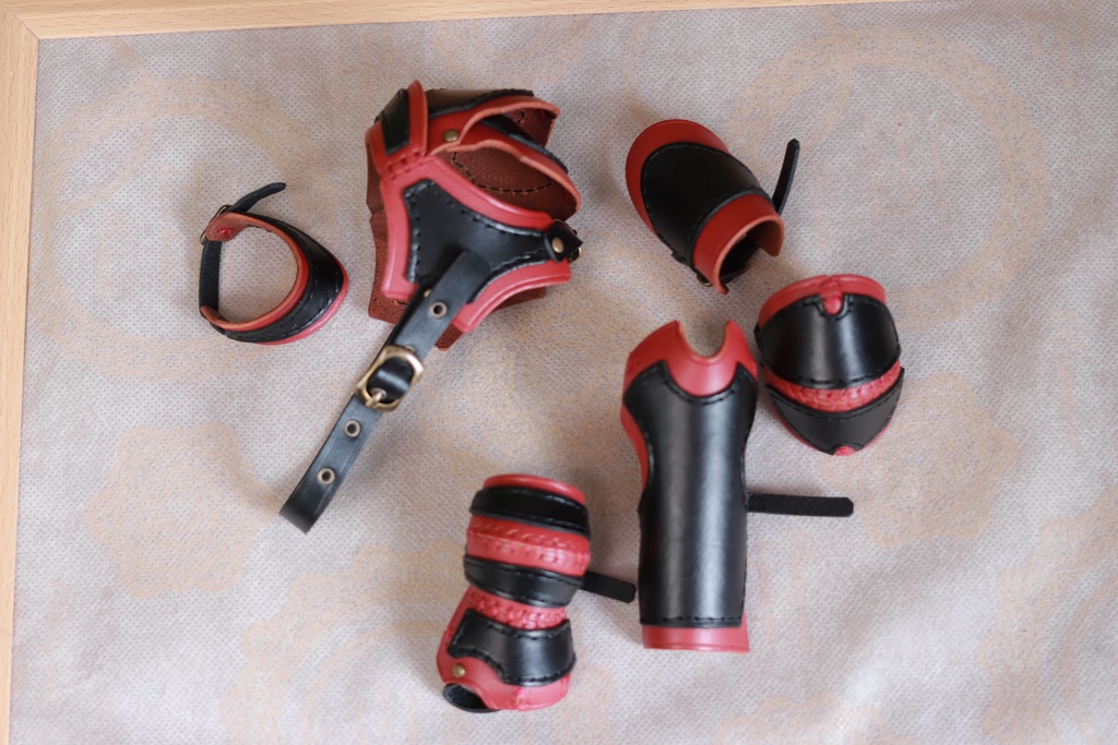 SDGrB/SD17 ショルダーアーマー 肩掛け剣帯