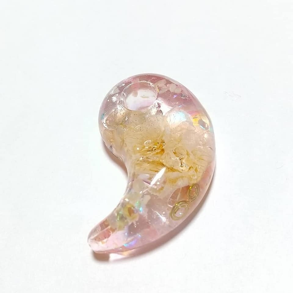 桜入り勾玉