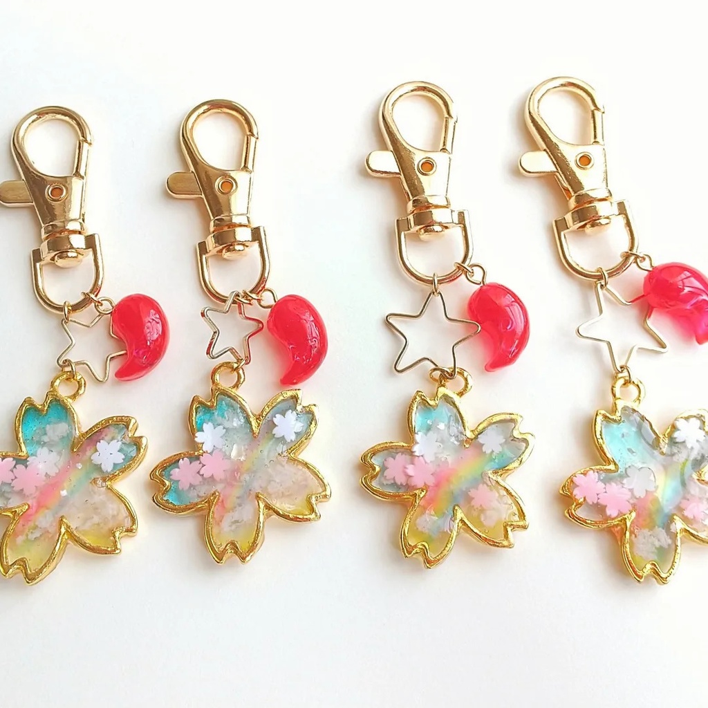 虹と桜の勾玉オルゴナイトのキーホルダー