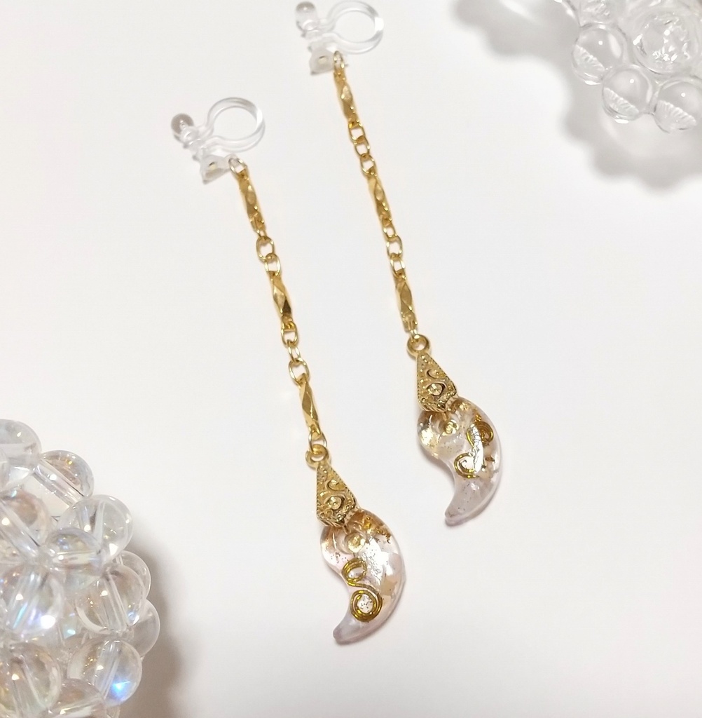 ミニオルゴナイト勾玉のイヤリング【12/24までクリスマスカード付】