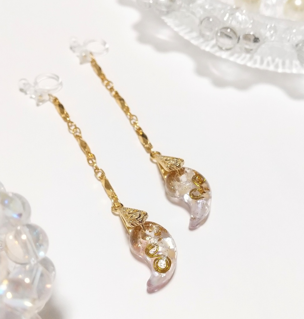 ミニオルゴナイト勾玉のイヤリング【12/24までクリスマスカード付】