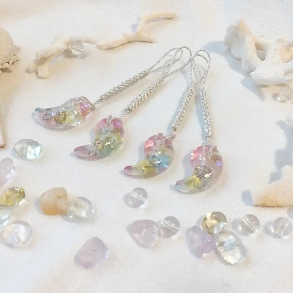 虹色勾玉オルゴナイト根付け