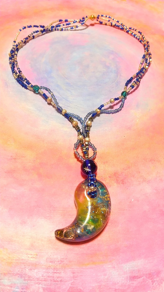 勾玉オルゴナイト(隕石入り)のネックレス【龍星丸イメージ】