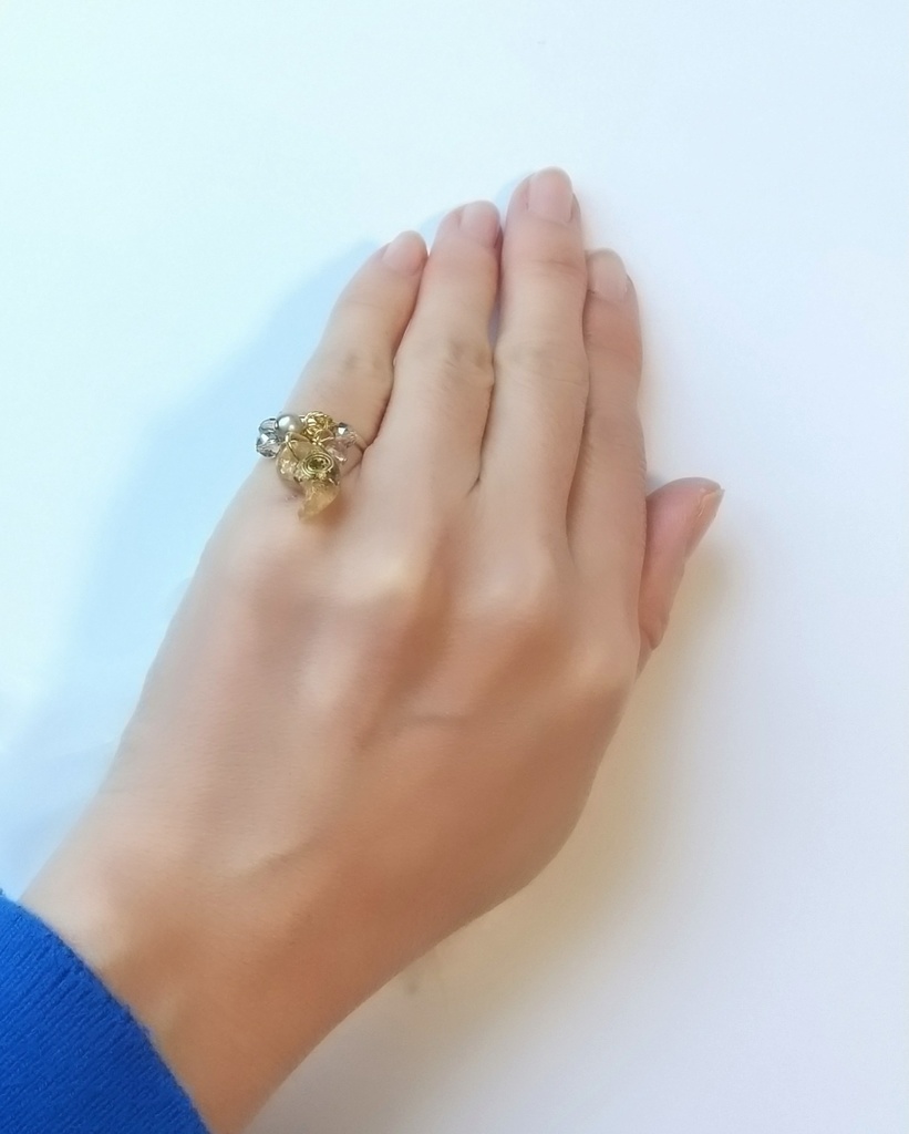 虎王様の勾玉ピンキーリング隕石入り【12月24日までの注文でクリスマスカード付】