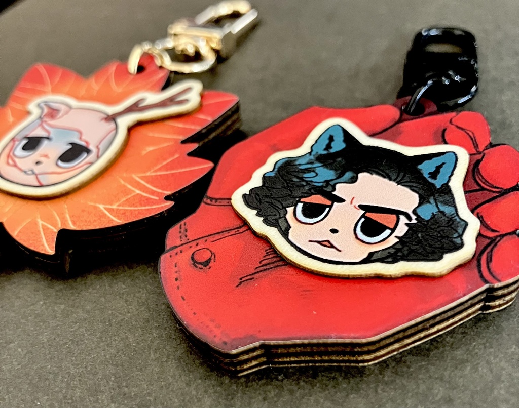 カエデの葉・赤い手袋 3重木製キーホルダー