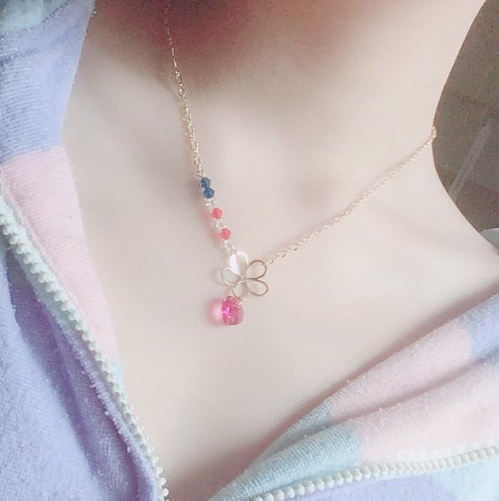 花咲くネックレス