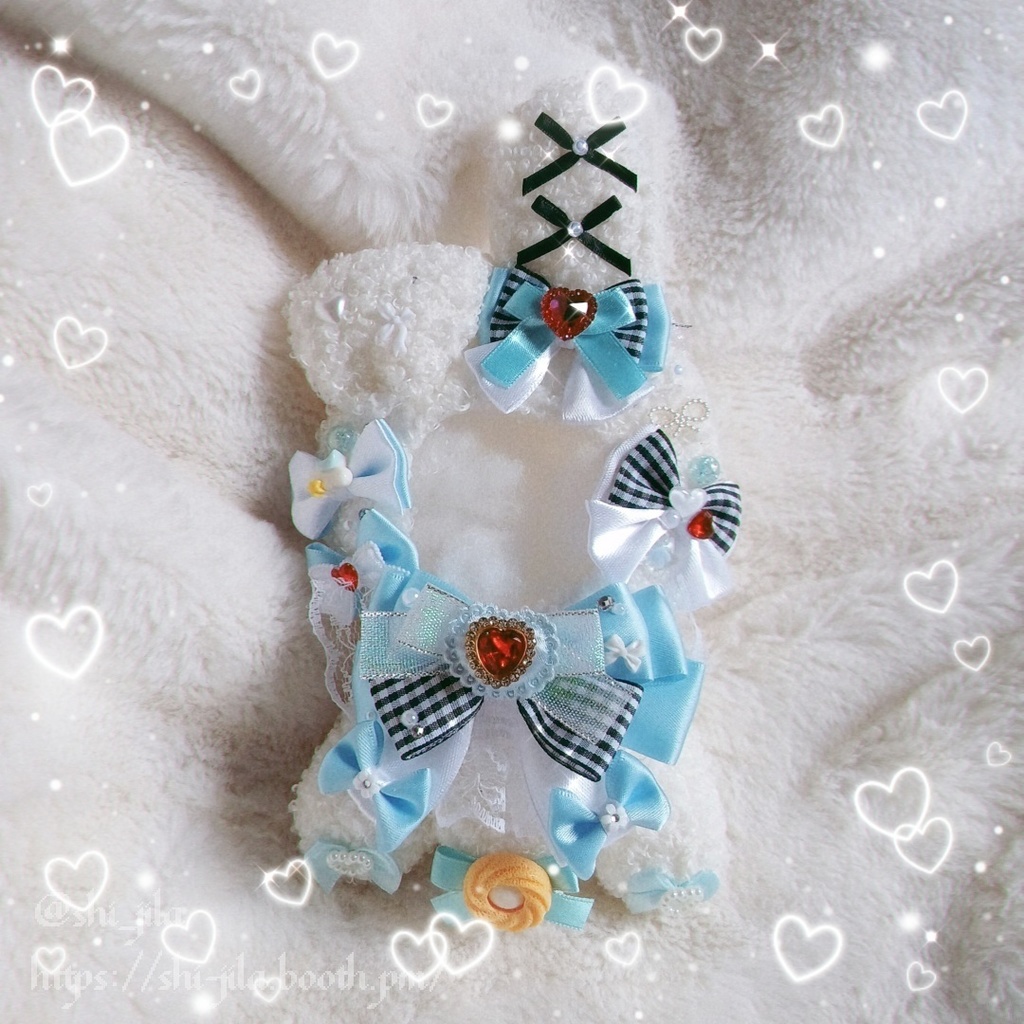 〚10～12cm〛アリス風🤍🩵片折れ耳しろうさぎ　おすわりぬい服　バッグチャーム付き