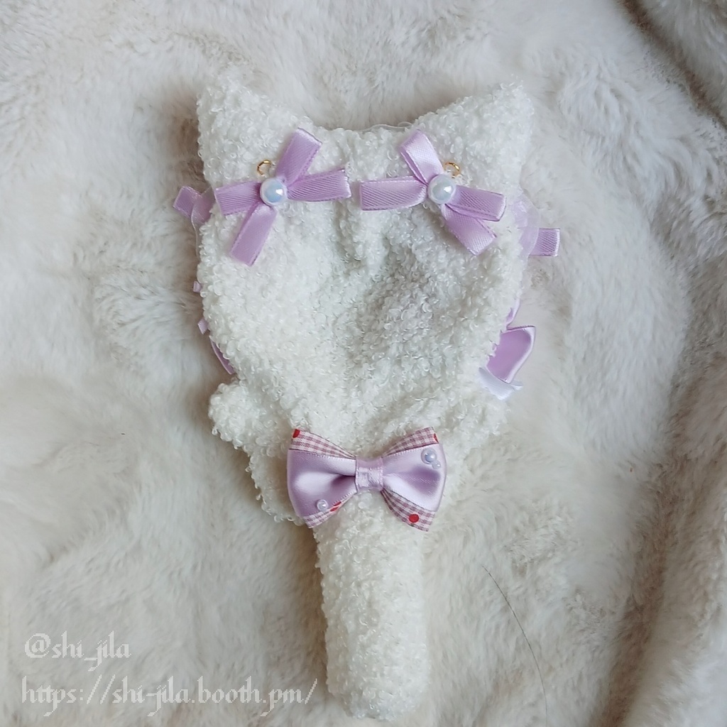 〚10~12cm〛アシンメトリー💜🤍リボンねこちゃん ぬい服 バッグチャーム付き