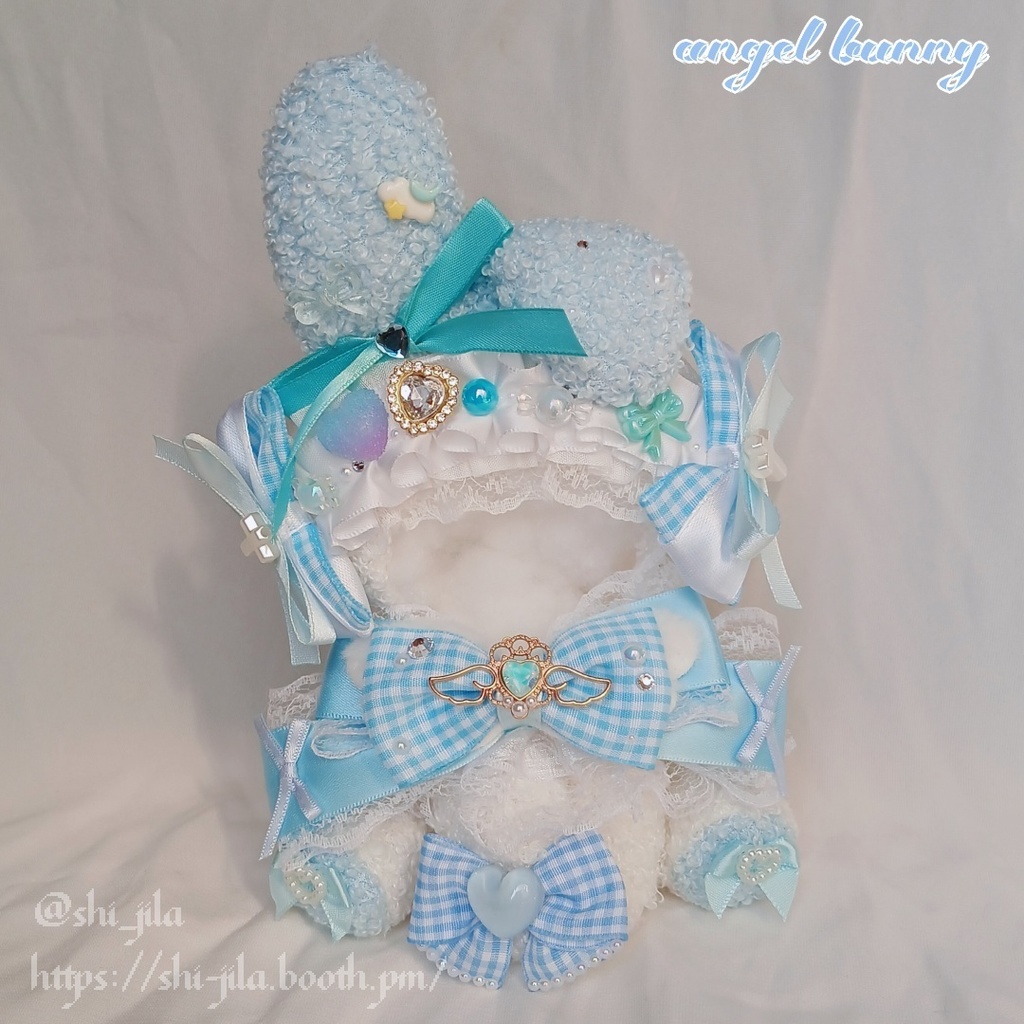 〚10~12cm〛キラキラデコラ 🎀 «strawberry cat» & «angel bunny» おすわりぬい服 バッグチャーム付き