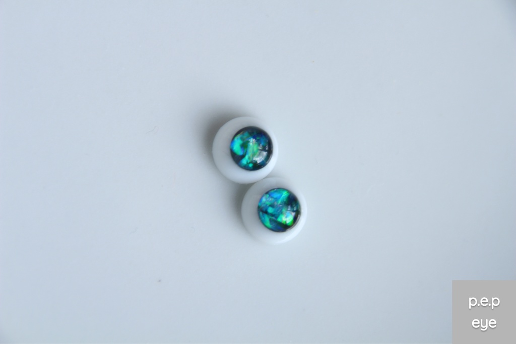 Fragments eye(フラグメンツ アイ)新色