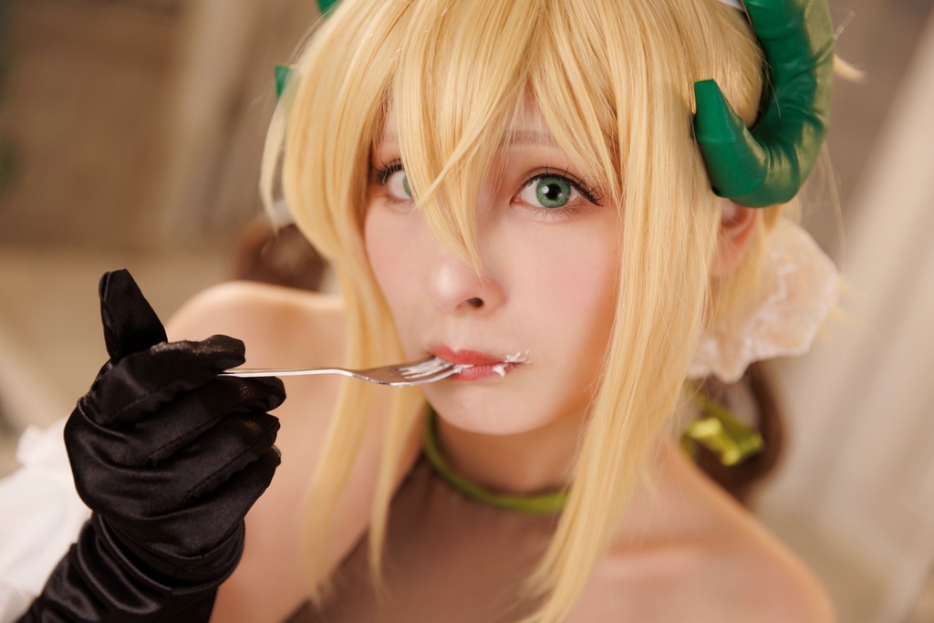 小悪魔ウェイトレスな切ちゃんにお給仕とかしてもらいたい本