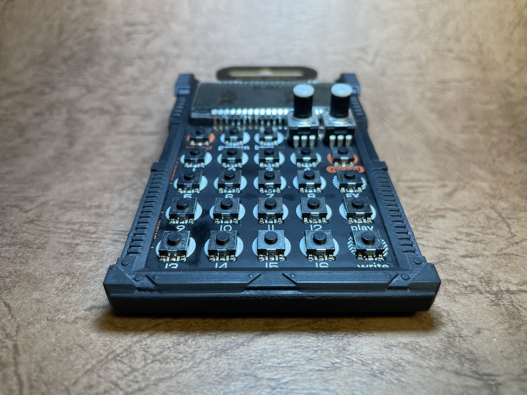 Teenage Engineering Pocket Operator用 3Dプリントケース 滑り止め機能付きのスライドケース