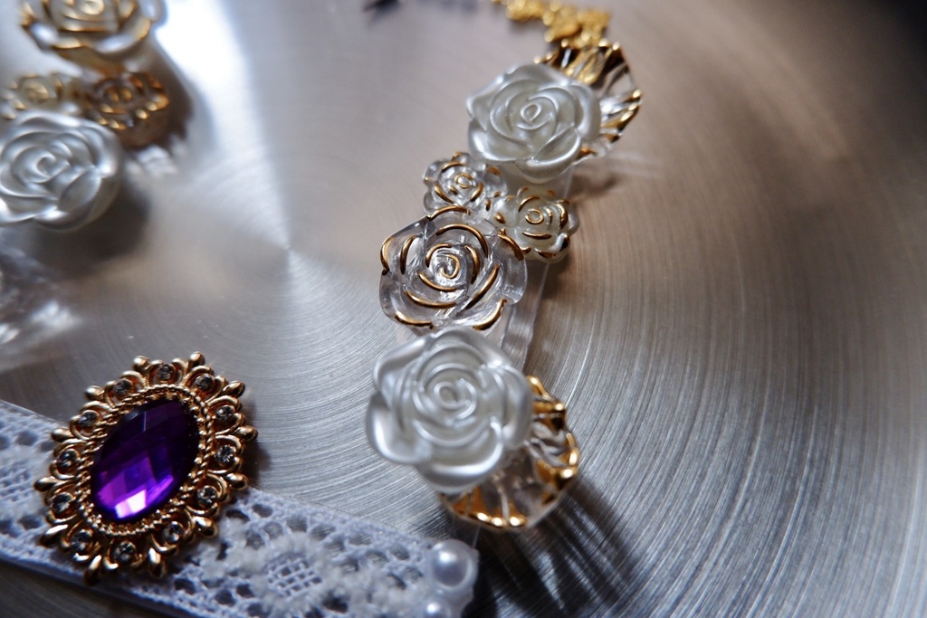 【B8】白薔薇のトレカケース