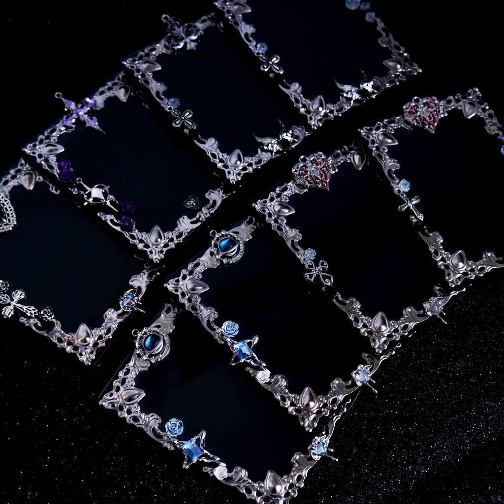 【B8】黒いハートのトレカケース