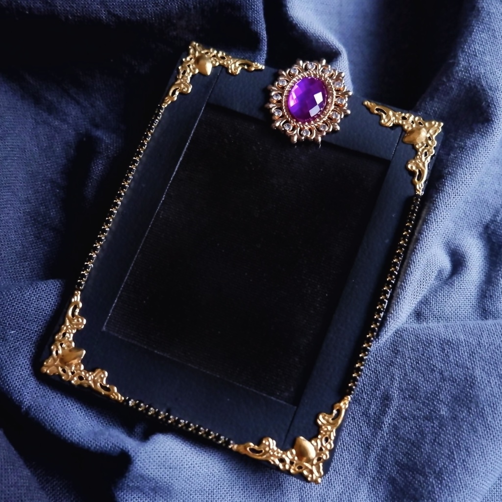 【B8】金の額縁トレカケース