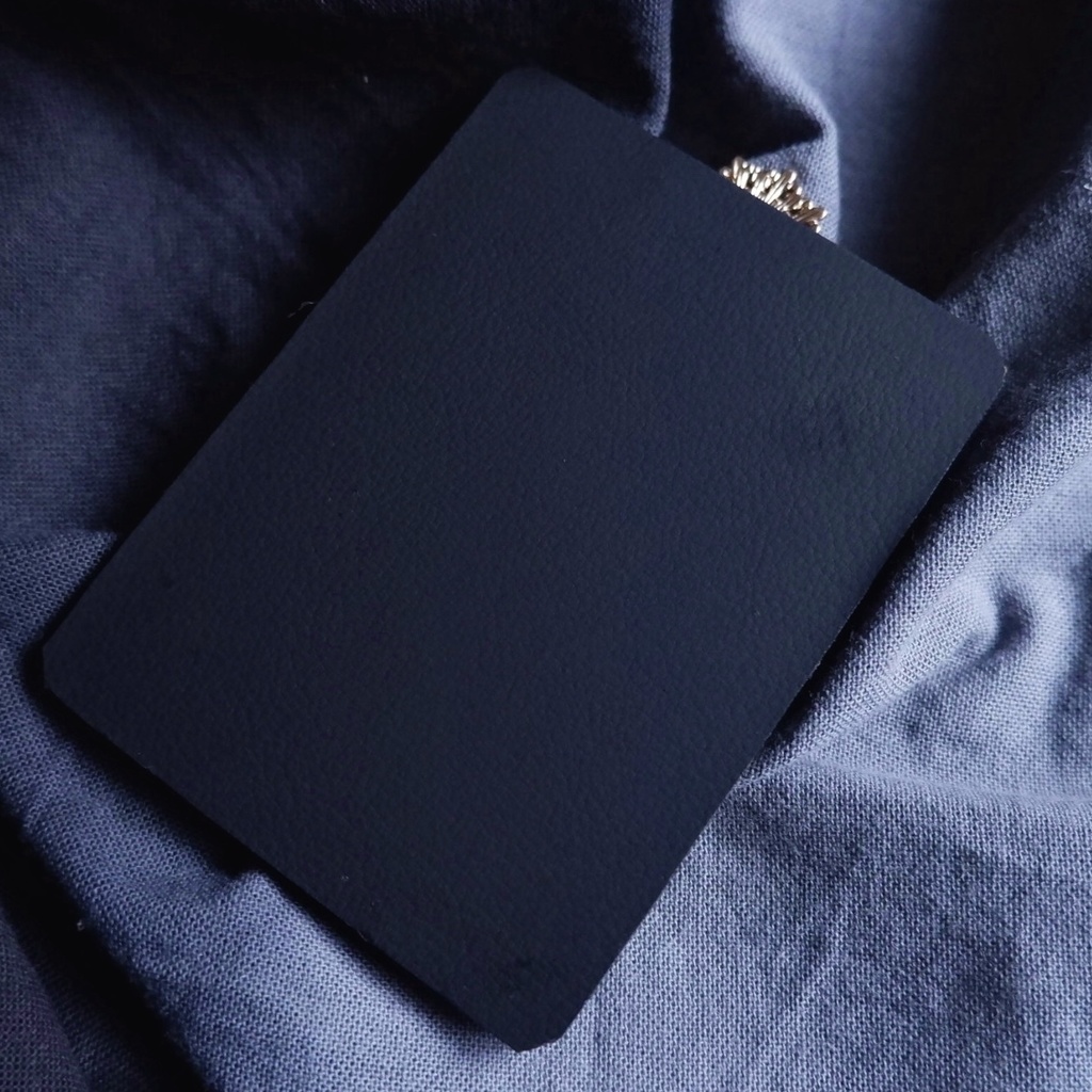 【B8】金の額縁トレカケース