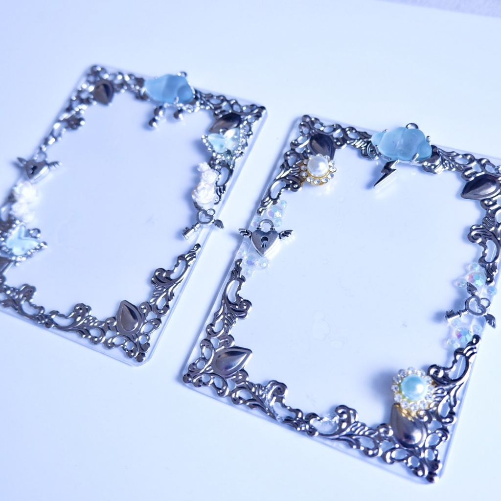 【B8】カミナリ雲のトレカケース