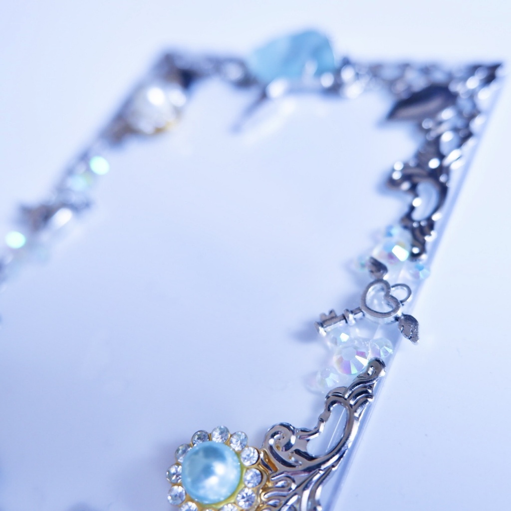 【B8】カミナリ雲のトレカケース