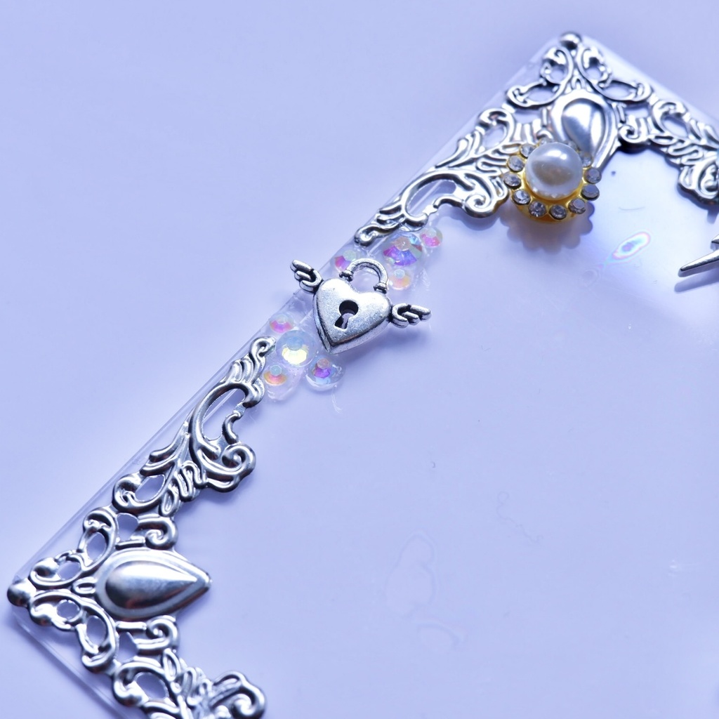 【B8】カミナリ雲のトレカケース