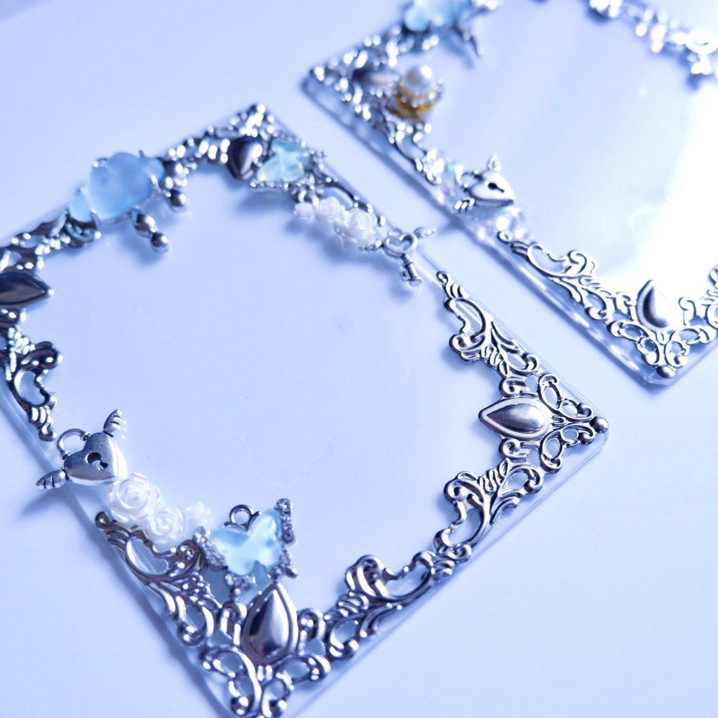 【B8】カミナリ雲のトレカケース