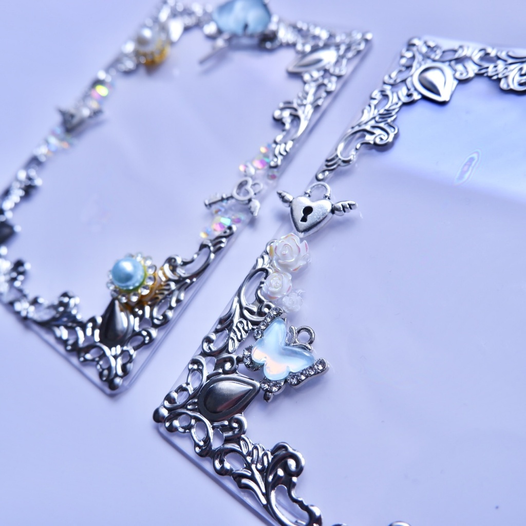 【B8】カミナリ雲のトレカケース