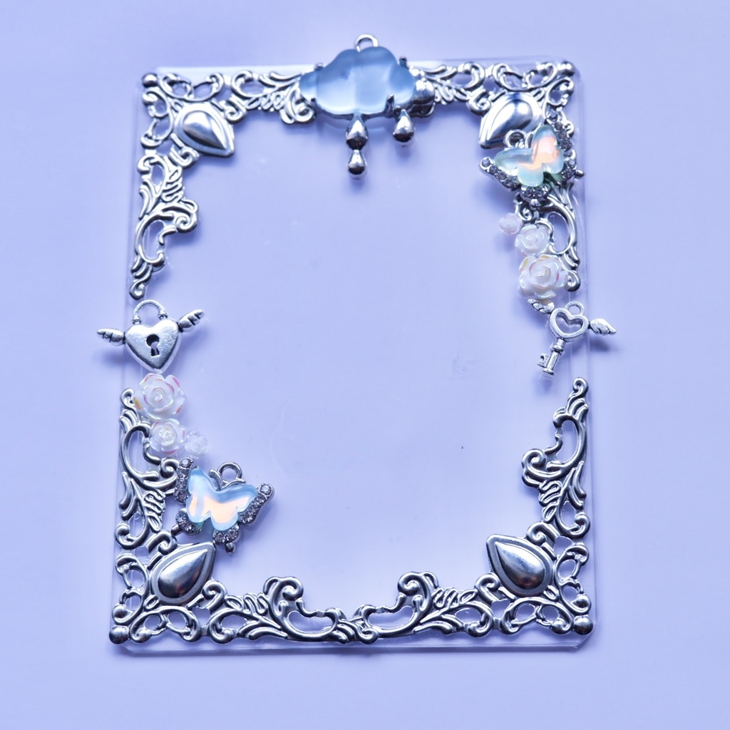 【B8】雨雲のトレカケース