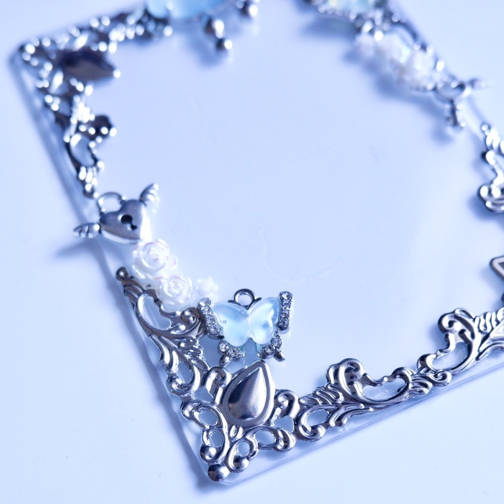 【B8】雨雲のトレカケース