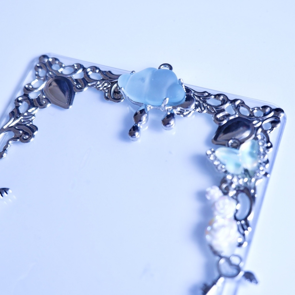 【B8】雨雲のトレカケース