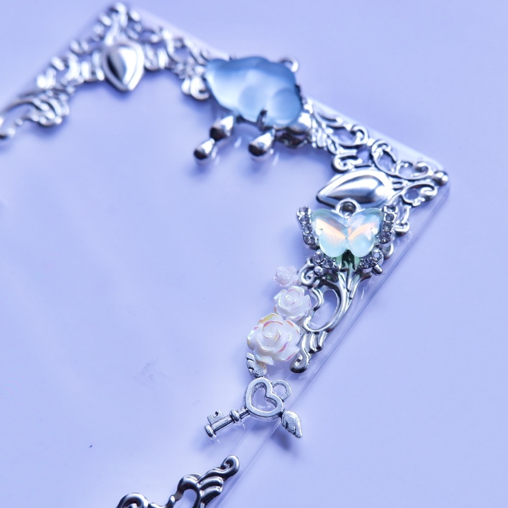 【B8】雨雲のトレカケース