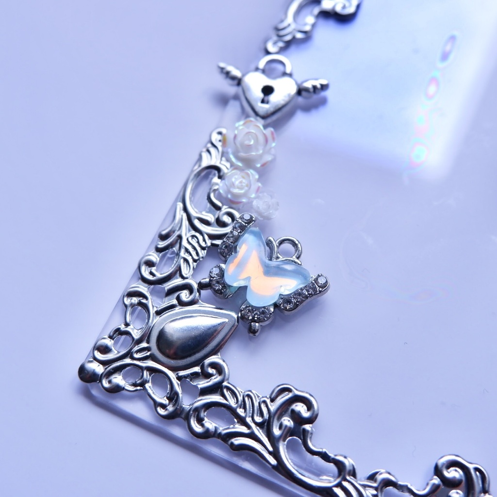 【B8】雨雲のトレカケース