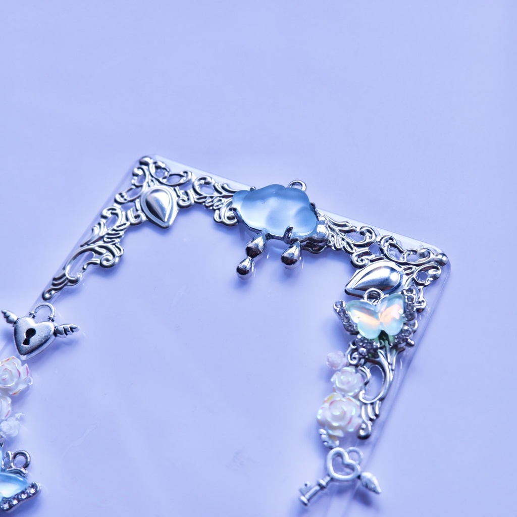 【B8】雨雲のトレカケース