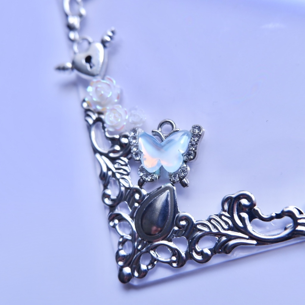 【B8】雨雲のトレカケース