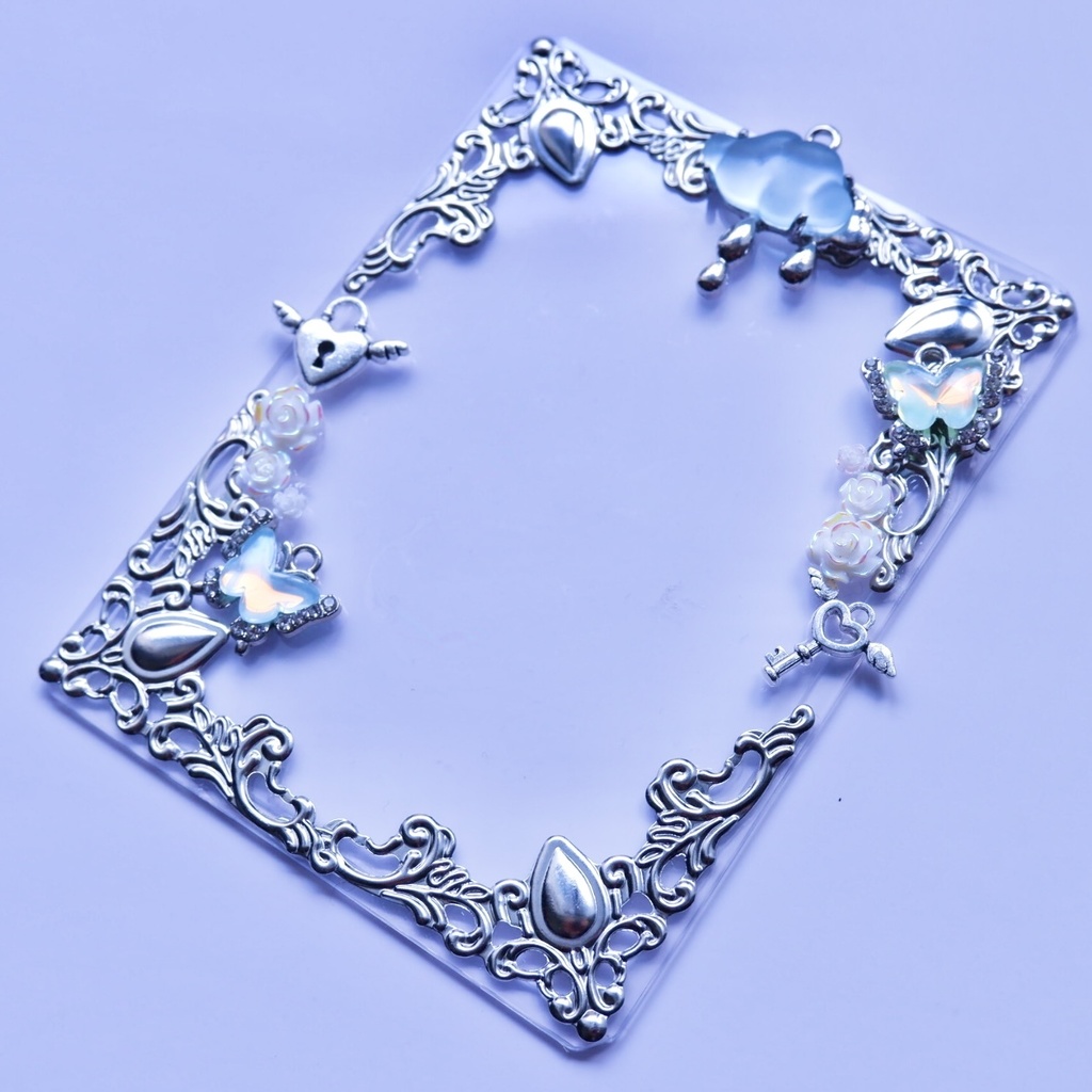 【B8】雨雲のトレカケース