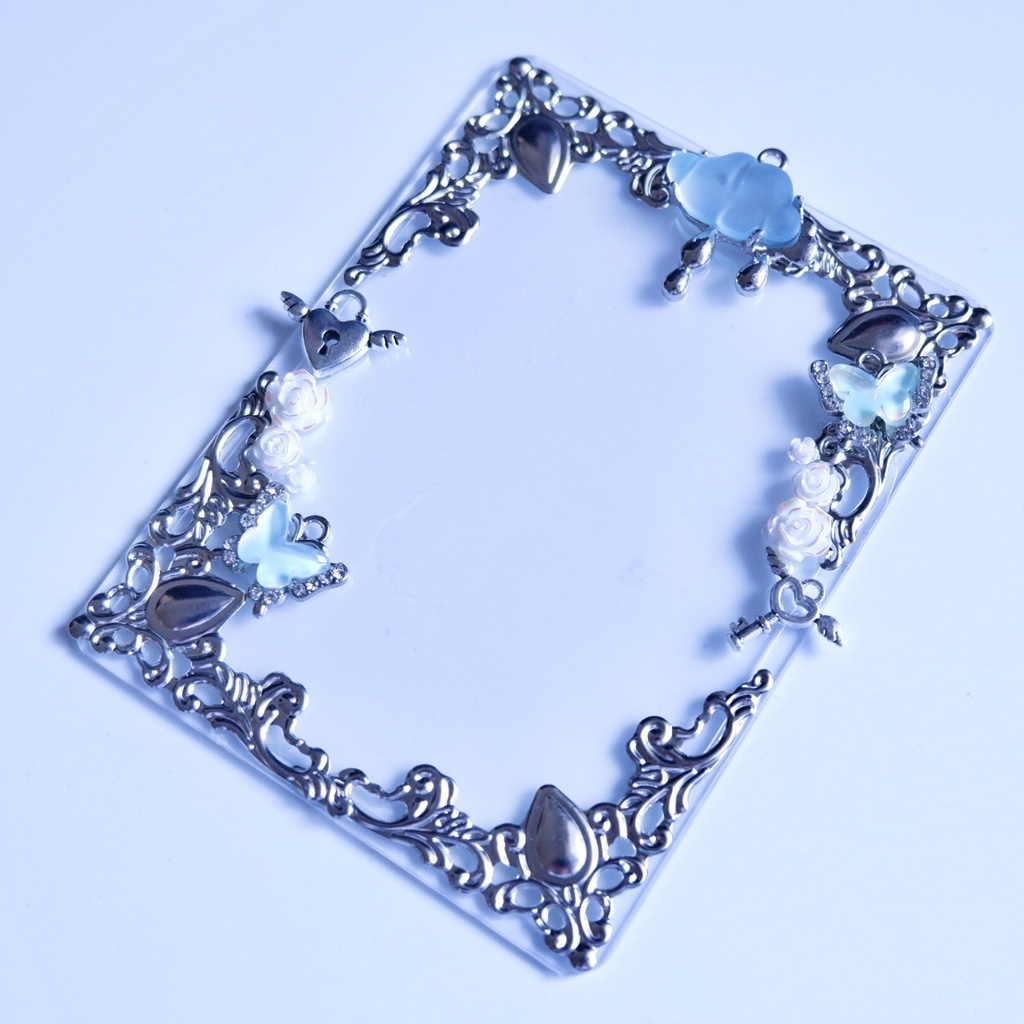 【B8】雨雲のトレカケース