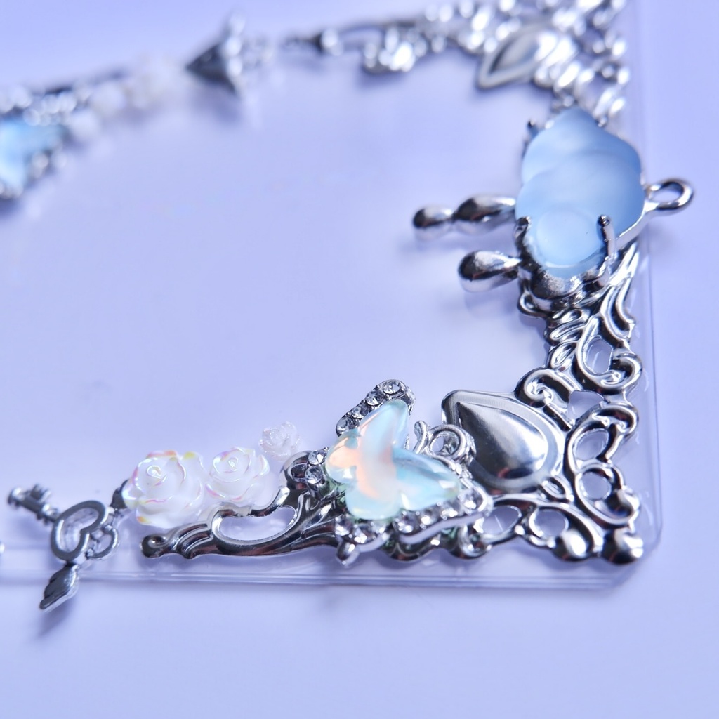 【B8】雨雲のトレカケース