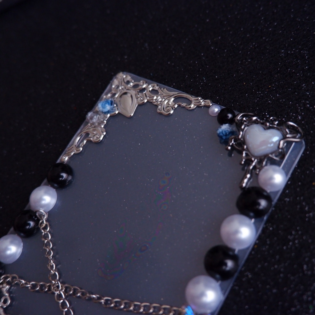 【B8】チェーンのトレカケース