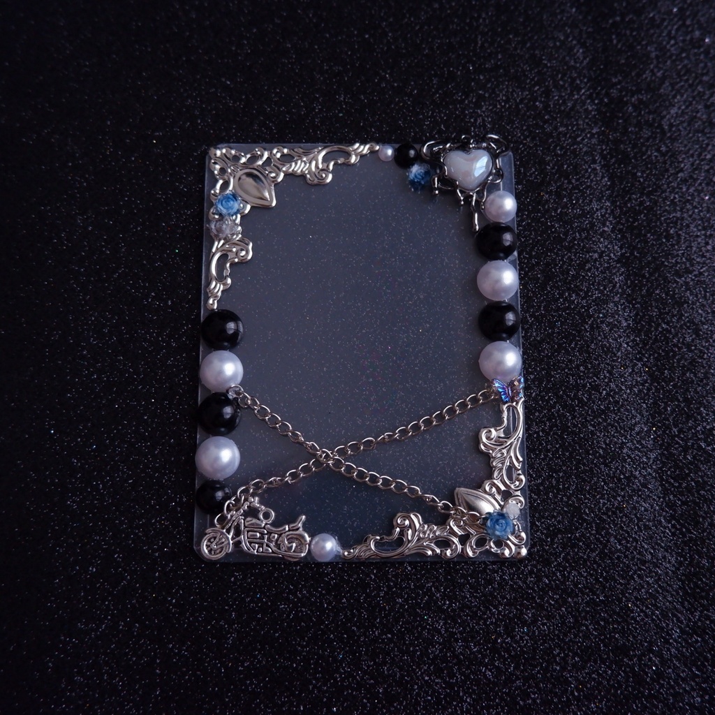 【B8】チェーンのトレカケース