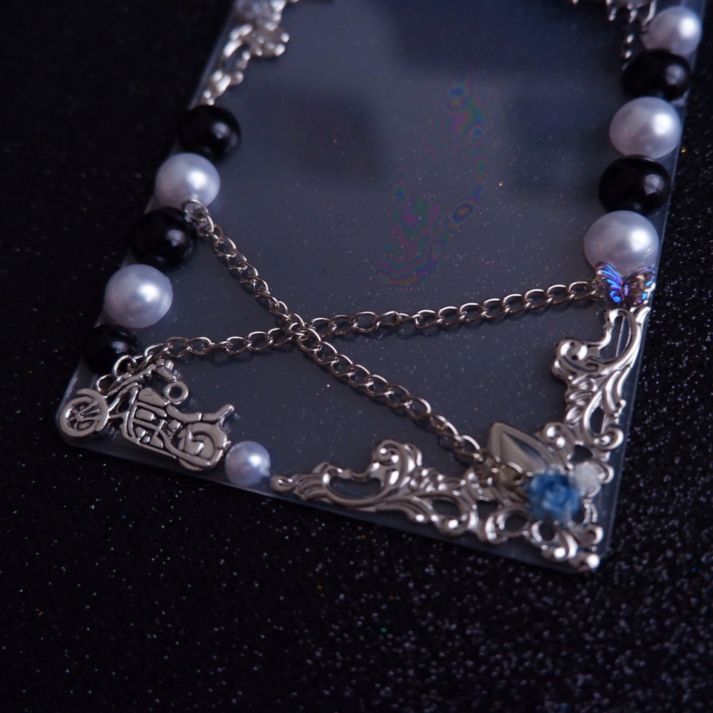 【B8】チェーンのトレカケース