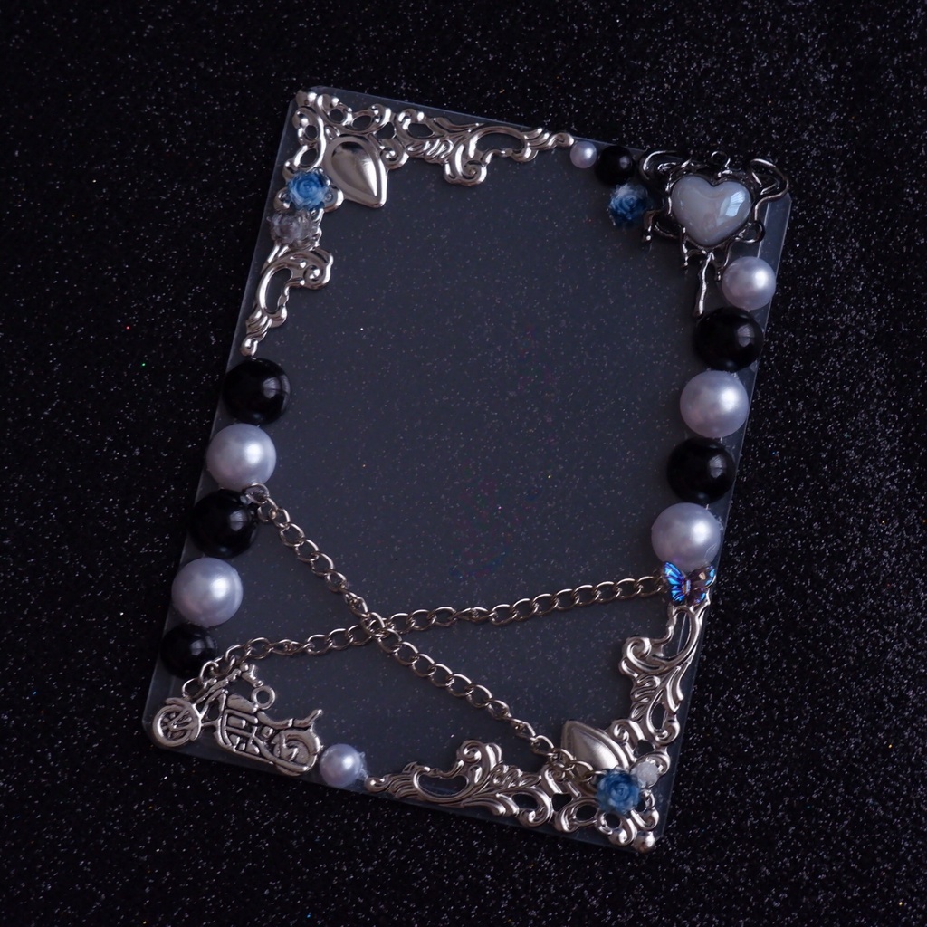 【B8】チェーンのトレカケース