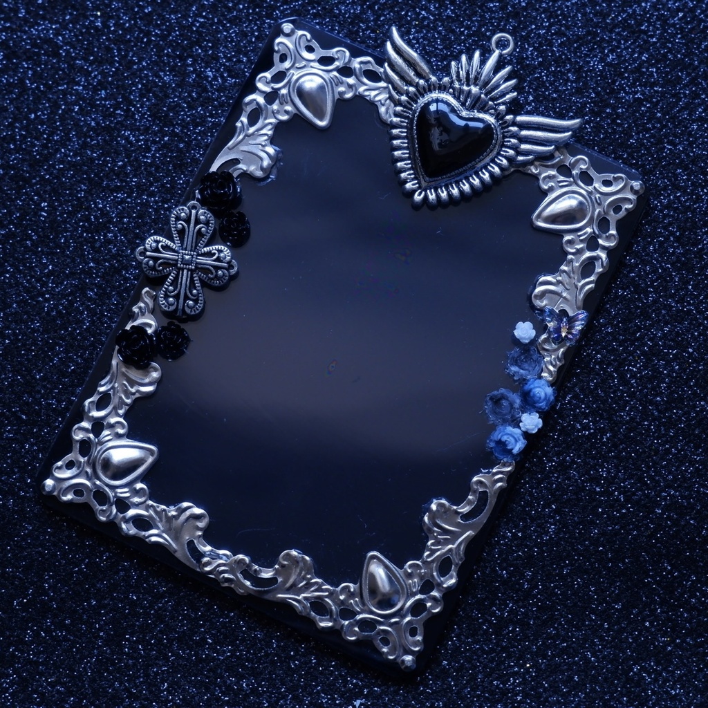 【B8】ブラックハートトレカケース🖤