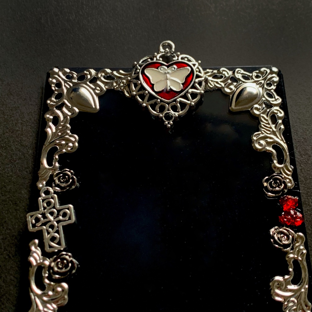 【B8】レッドハートトレカケース❤️