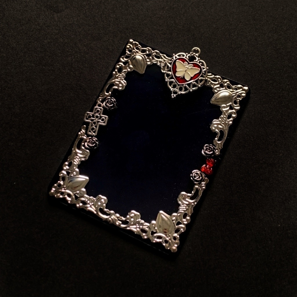 【B8】レッドハートトレカケース❤️