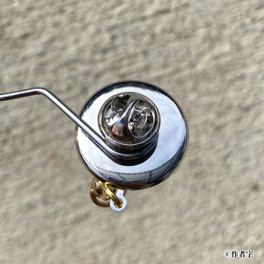 ケテルのピンバッジ